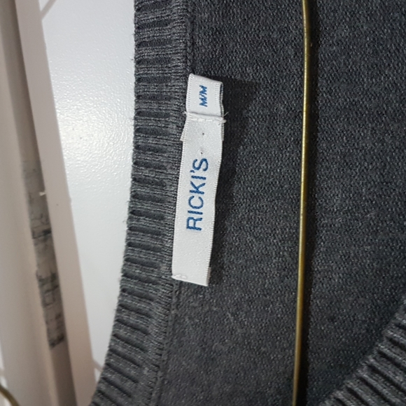 Ricky's Sweater - Picture 2 of 4